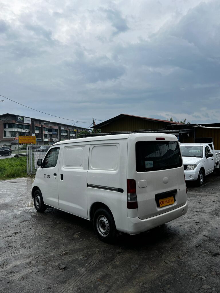 DAIHATSU GRAN MAX 1.5 MANUAL 2013
