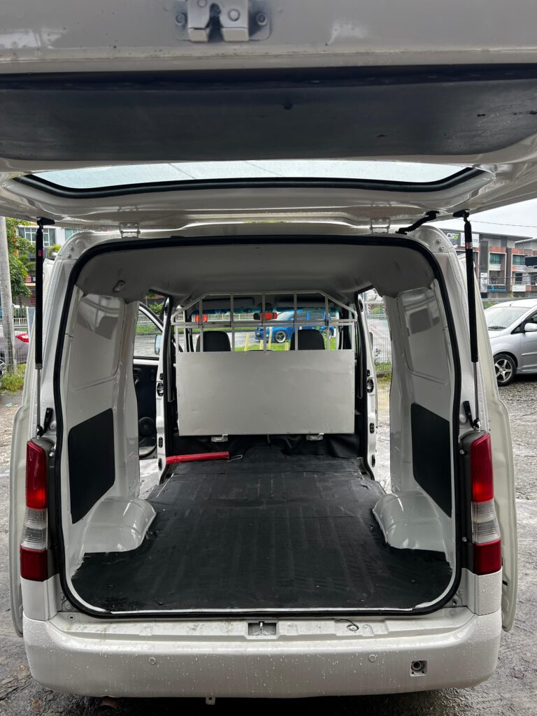 DAIHATSU GRAN MAX 1.5 MANUAL 2013