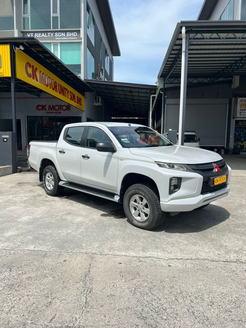 MITSUBISHI TRITON VGT 2.4 AT 2019