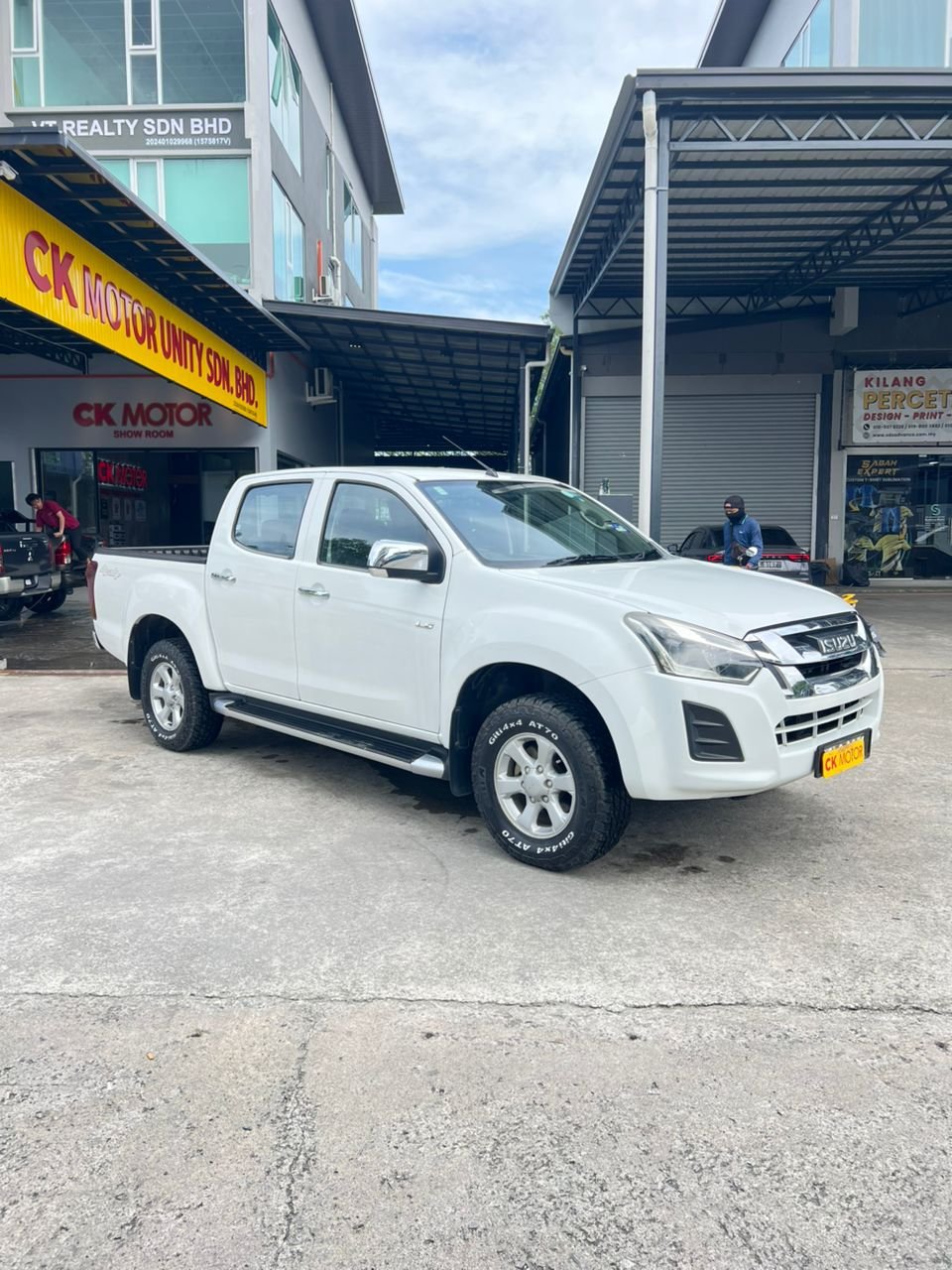 ISUZU D-MAX D/CAB 2.5 MT